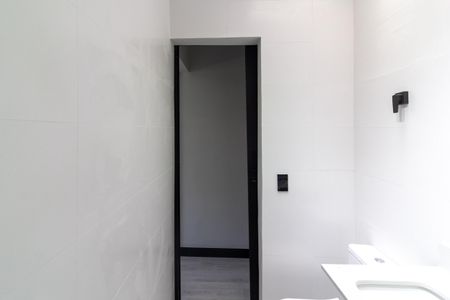 Casa de condomínio à venda com 110m², 3 quartos e 2 vagas Casa de condomínio à venda com 110m², 3 quartos e 2 vagasBanheiro Social