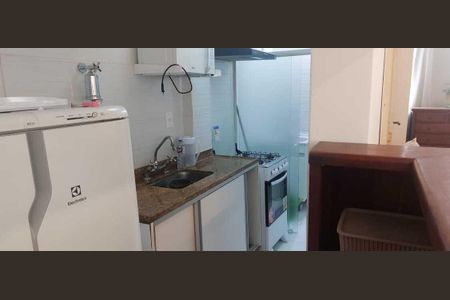 Cozinha de apartamento para alugar com 1 quarto, 40m² em Copacabana, Rio de Janeiro