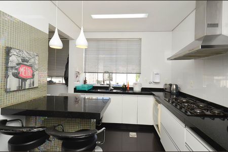 Apartamento à venda com 243m², 3 quartos e 2 vagasCozinha