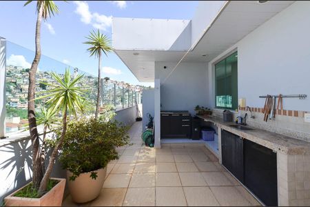 Apartamento à venda com 243m², 3 quartos e 2 vagasÁrea da Cobertura