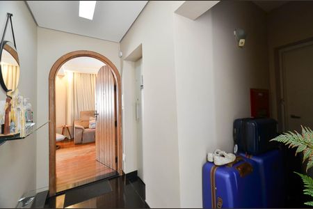 Apartamento à venda com 243m², 3 quartos e 2 vagasCorredor