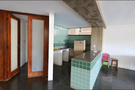 Apartamento à venda com 243m², 3 quartos e 2 vagasÁrea comum - Salão de festas