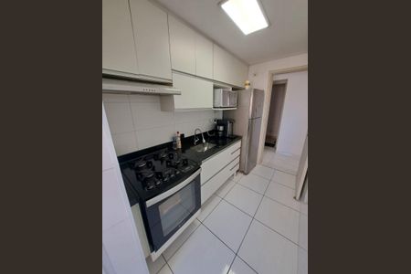 Cozinha de apartamento à venda com 2 quartos, 48m² em Padroeira, Osasco