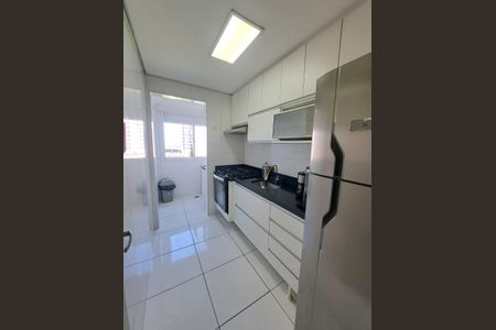 Cozinha de apartamento à venda com 2 quartos, 48m² em Padroeira, Osasco