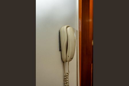 Apartamento para alugar com 133m², 3 quartos e 2 vagas Apartamento para alugar com 133m², 3 quartos e 2 vagasDetalhe corredor-Interfone