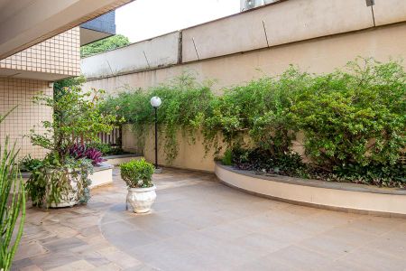 Apartamento para alugar com 133m², 3 quartos e 2 vagas Apartamento para alugar com 133m², 3 quartos e 2 vagasÁrea Comum-Pátio