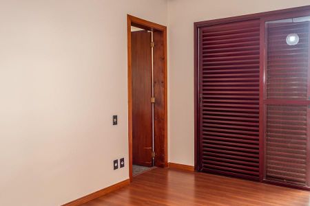 Apartamento para alugar com 133m², 3 quartos e 2 vagas Apartamento para alugar com 133m², 3 quartos e 2 vagasQuarto 2