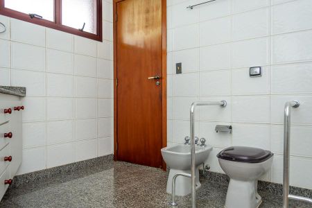 Apartamento para alugar com 133m², 3 quartos e 2 vagas Apartamento para alugar com 133m², 3 quartos e 2 vagasBanheiro Suíte