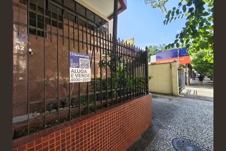 Apartamento à venda com 107m², 3 quartos e 2 vagasPlaca / Fachada