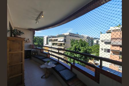 Apartamento à venda com 107m², 3 quartos e 2 vagasVaranda - Sala