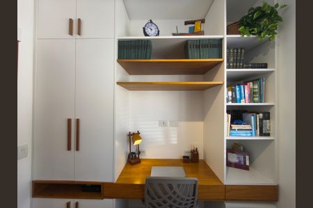 Apartamento à venda com 107m², 3 quartos e 2 vagasQuarto 2 / Escritório