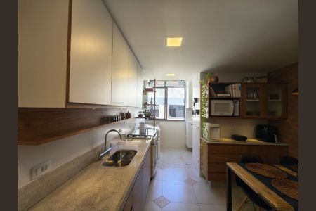 Apartamento à venda com 107m², 3 quartos e 2 vagasCozinha
