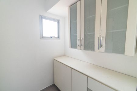 Apartamento à venda com 96m², 3 quartos e 3 vagas Apartamento à venda com 96m², 3 quartos e 3 vagasQuarto de Serviço