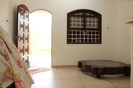 Casa para alugar com 75m², 1 quarto e 1 vagaSuíte