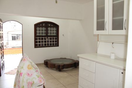 Casa para alugar com 75m², 1 quarto e 1 vagaSuíte