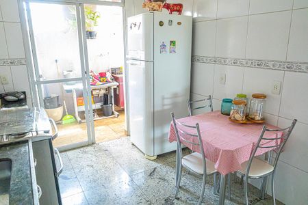 Apartamento à venda com 160m², 3 quartos e 2 vagasCozinha