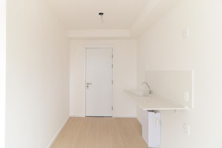 Cozinha  de kitnet/studio à venda com 1 quarto, 17m² em Vila Dom Pedro I, São Paulo
