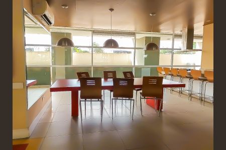 Apartamento à venda com 76m², 3 quartos e 2 vagas Apartamento à venda com 76m², 3 quartos e 2 vagasÁrea comum - Salão de festas