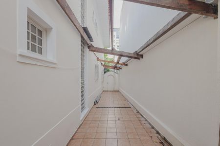 Casa para alugar com 345m², 4 quartos e sem vagaQuintal