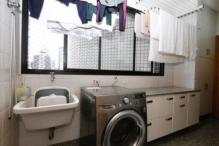 Apartamento para alugar com 156m², 3 quartos e 3 vagasÁrea de Serviço