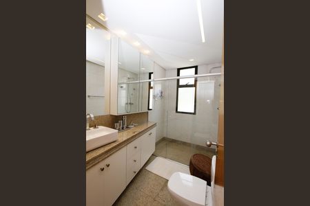 Apartamento para alugar com 156m², 3 quartos e 3 vagasBanheiro da Suíte 1