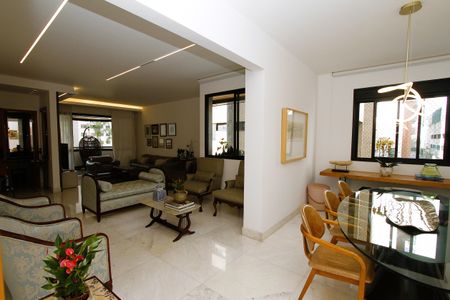 Apartamento para alugar com 156m², 3 quartos e 3 vagasSala