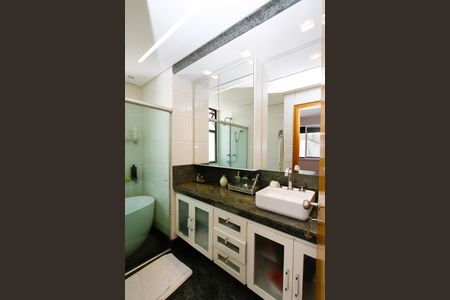 Apartamento para alugar com 156m², 3 quartos e 3 vagasBanheiro da Suíte 2