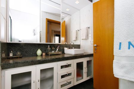 Apartamento para alugar com 156m², 3 quartos e 3 vagasBanheiro da Suíte 2