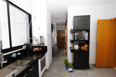 Apartamento para alugar com 156m², 3 quartos e 3 vagasCozinha