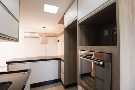 Apartamento para alugar com 50m², 2 quartos e 1 vaga Apartamento para alugar com 50m², 2 quartos e 1 vagaCozinha e Área de Serviço