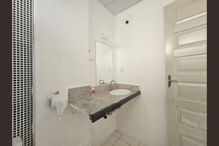 Apartamento para alugar com 33m², 3 quartos e sem vagaBanheiro