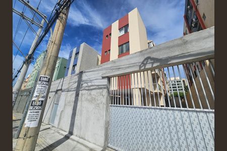 Apartamento para alugar com 33m², 3 quartos e sem vagaFachada