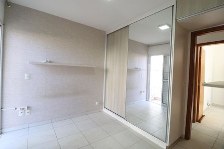 Quarto 2 - Suíte de apartamento para alugar com 2 quartos, 62m² em Santa Mônica, Uberlândia