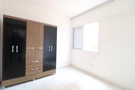 Quarto 1 de apartamento para alugar com 2 quartos, 62m² em Santa Mônica, Uberlândia