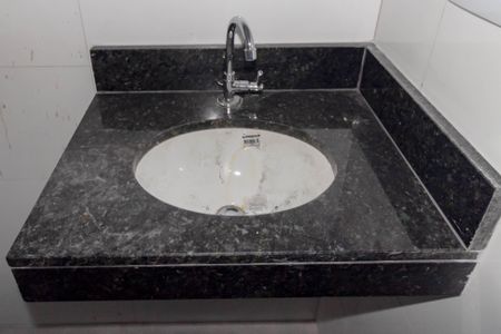 Banheiro de apartamento à venda com 1 quarto, 27m² em Quinta da Paineira, São Paulo