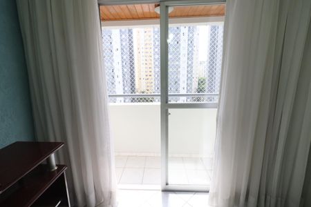 Sala de apartamento para alugar com 3 quartos, 75m² em Continental, Osasco