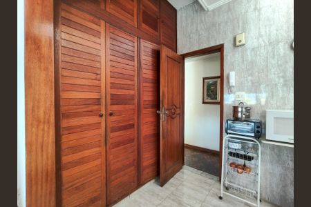 Apartamento à venda com 131m², 3 quartos e 1 vaga Apartamento à venda com 131m², 3 quartos e 1 vagaCozinha