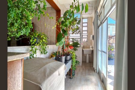 Apartamento à venda com 131m², 3 quartos e 1 vaga Apartamento à venda com 131m², 3 quartos e 1 vagaÁrea de Serviço