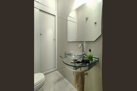 Apartamento à venda com 131m², 3 quartos e 1 vaga Apartamento à venda com 131m², 3 quartos e 1 vagaLavabo