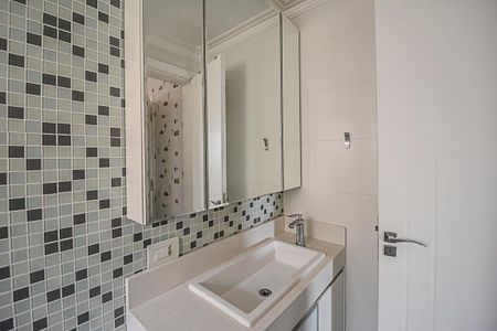 Apartamento para alugar com 260m², 3 quartos e 4 vagasBanheiro da Suíte