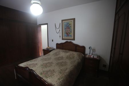 Casa à venda com 360m², 4 quartos e 6 vagasSuite