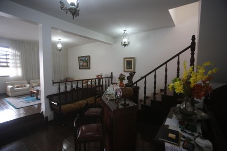 Casa à venda com 360m², 4 quartos e 6 vagasSala