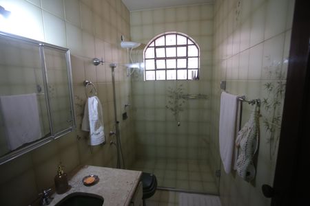 Casa à venda com 360m², 4 quartos e 6 vagasBanheiro