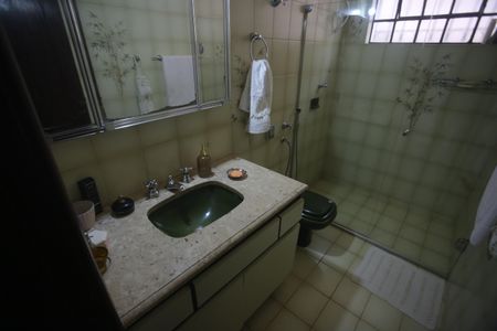Casa à venda com 360m², 4 quartos e 6 vagasBanheiro