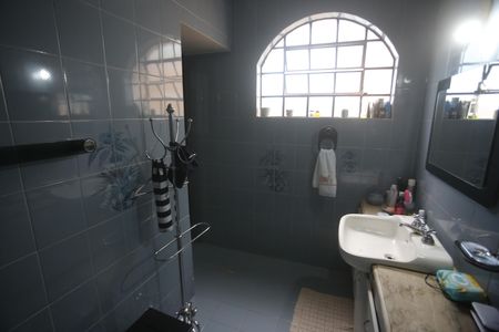 Casa à venda com 360m², 4 quartos e 6 vagasSuite