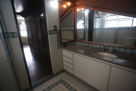 Casa à venda com 360m², 4 quartos e 6 vagasBanheiro