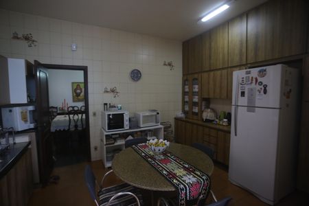 Casa à venda com 360m², 4 quartos e 6 vagasCozinha