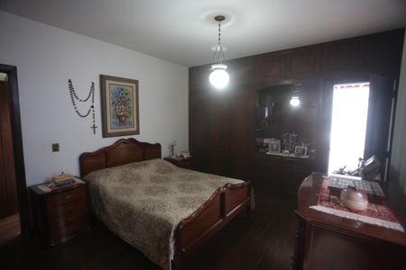 Casa à venda com 360m², 4 quartos e 6 vagasSuite