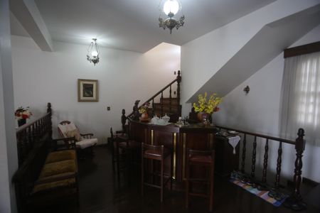 Casa à venda com 360m², 4 quartos e 6 vagasSala