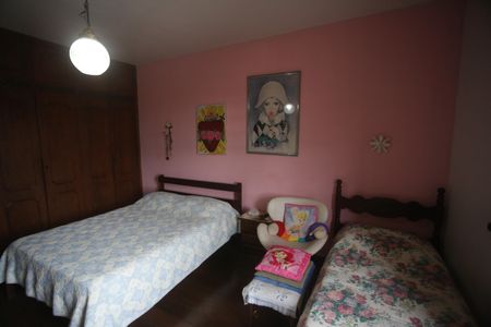 Casa à venda com 360m², 4 quartos e 6 vagasQuarto 2